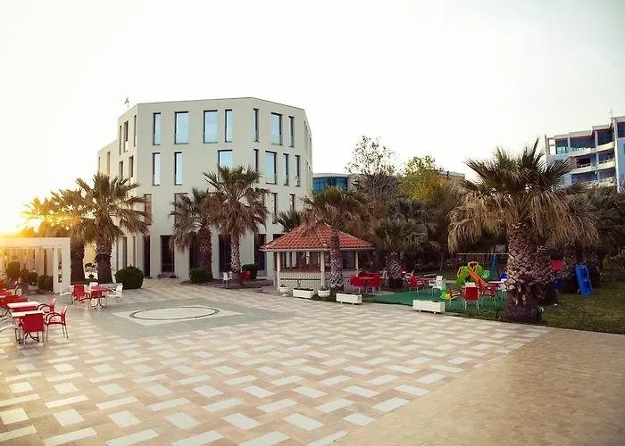 Отель Bologna Влёра